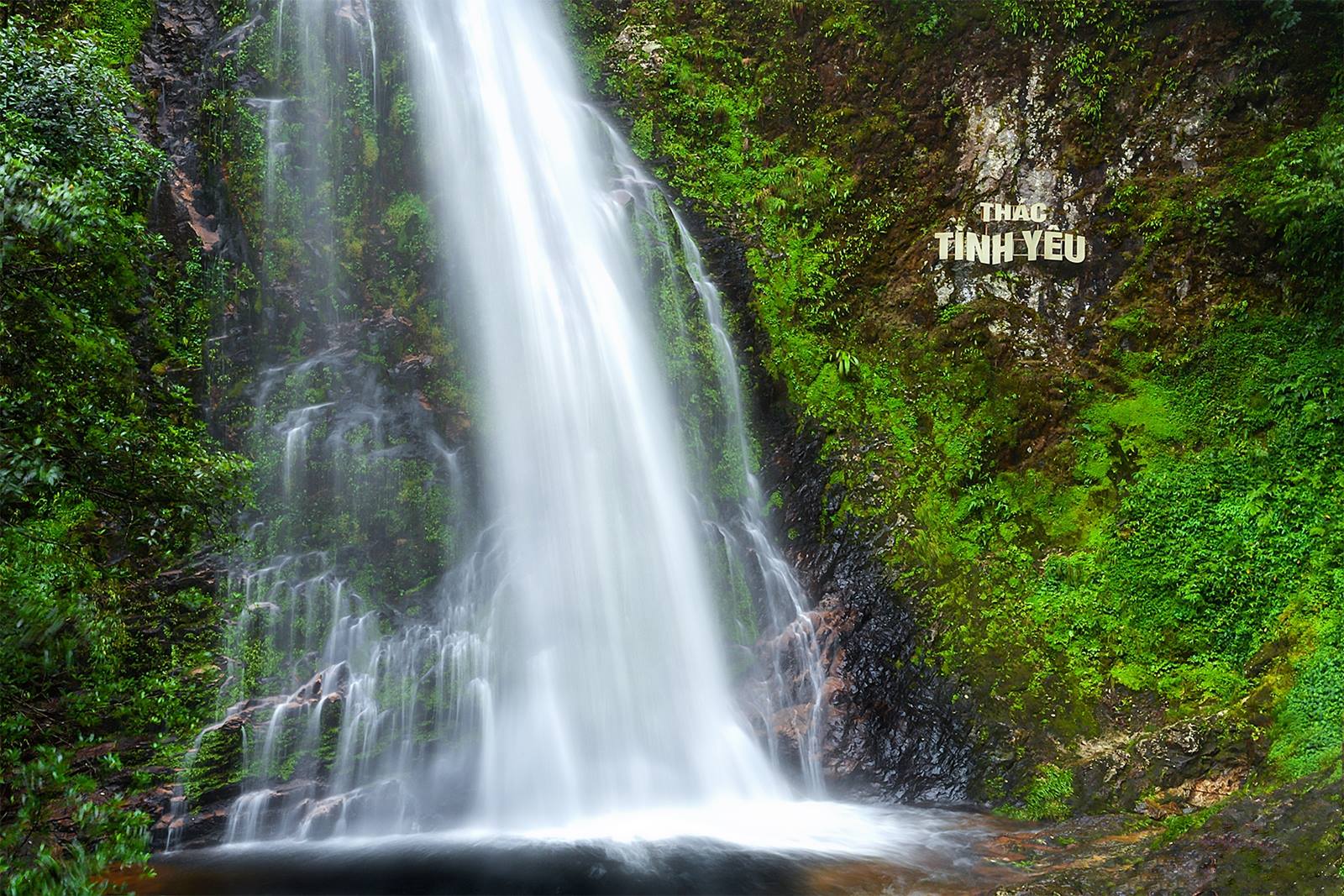 Love Waterfall- Golden Stream