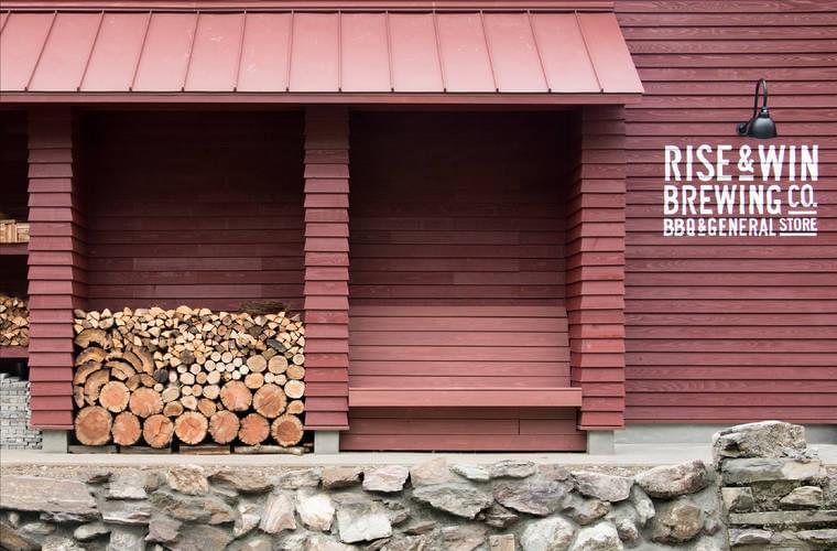 Japan – An awesome sustainable bar built entirely with recycled waste