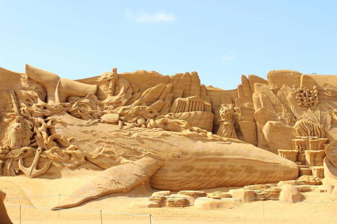 Some impressive sand sculptures in tribute to the aquatic life