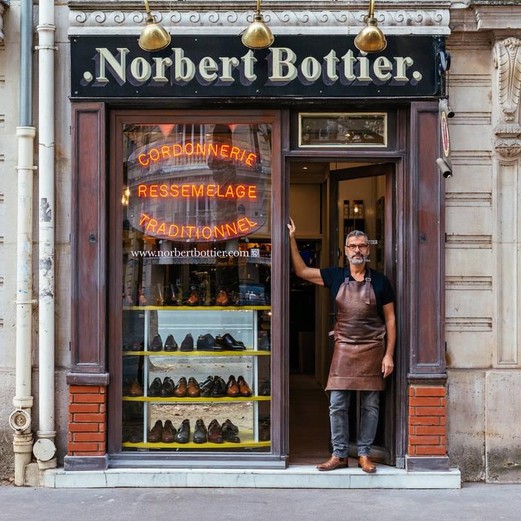 Paris Re-Tale – The beautiful storefronts of the small Parisian stores