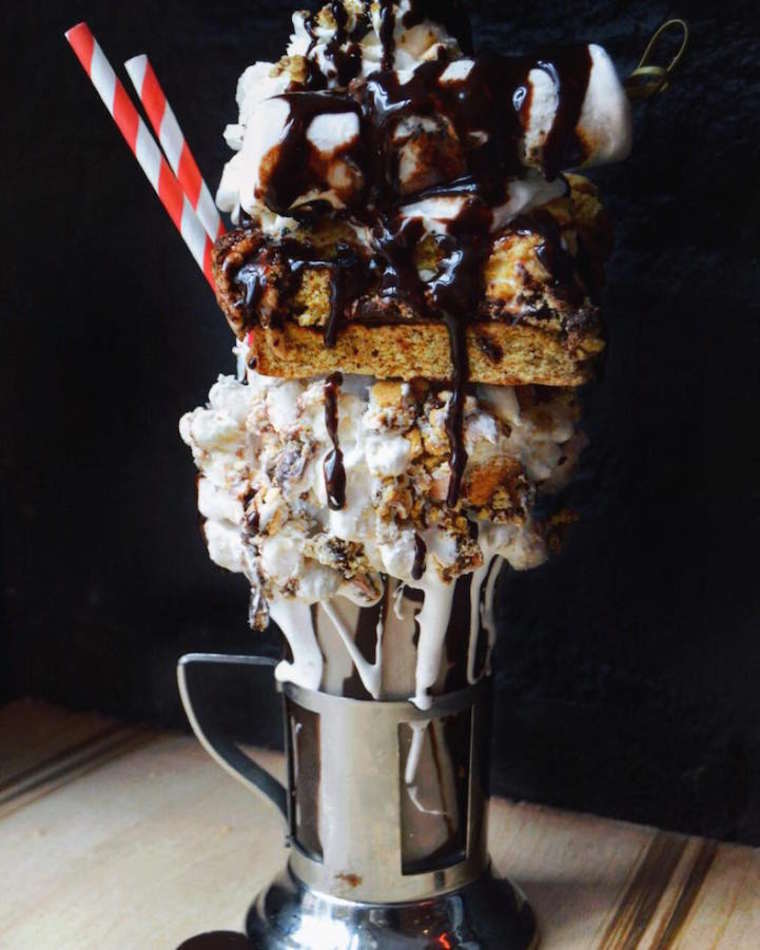 Black Tap – The delirious milkshakes of a restaurant in New York
