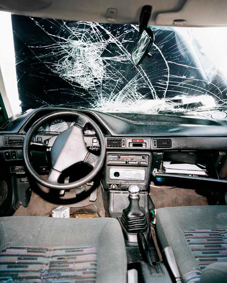 Car Crash – Documenting the inside of wrecked cars