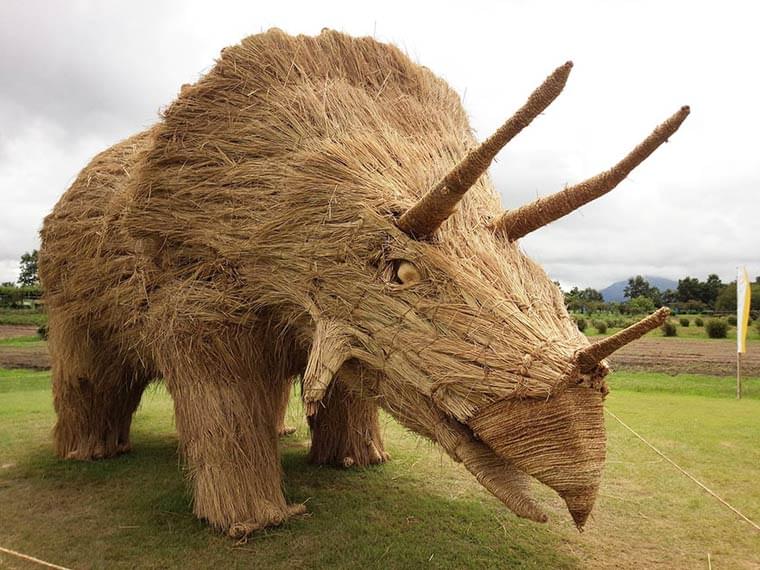Japan – The amazing dinosaurs made of rice straw from the Wara Art Festival