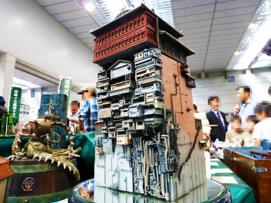 Spirited Away – A Miyazaki fan recreated the bathing house with an impressive model