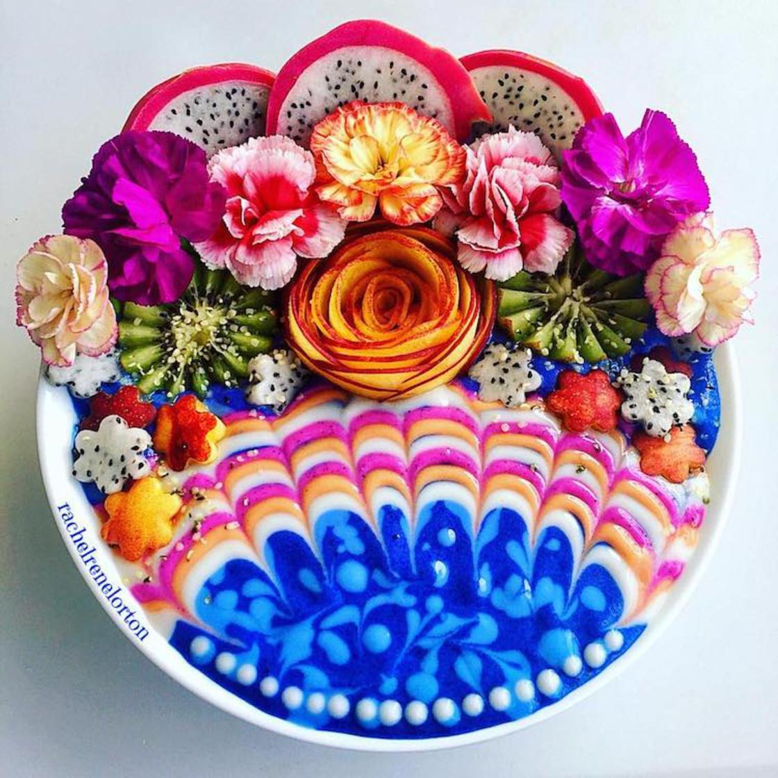 Psychedelic Smoothie – She imagines ultra-colorful vegan creations