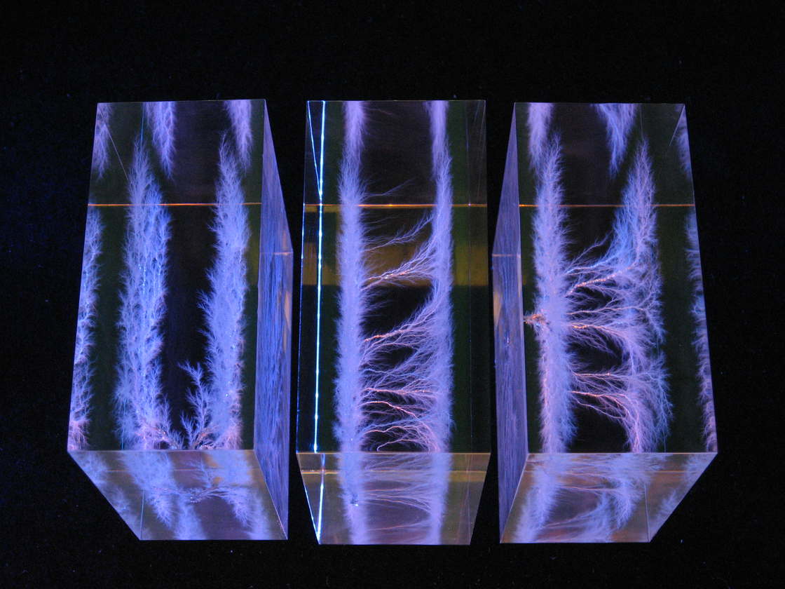 Capturing lightnings into resin