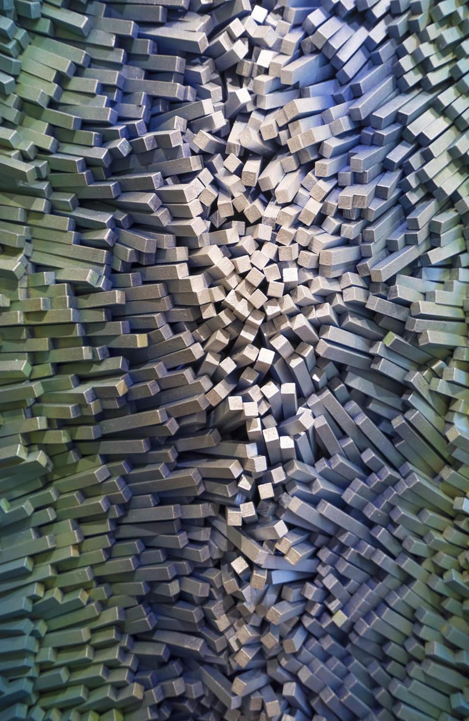Bending the Lines – The geometric and colorful sculptures of Gil Bruvel