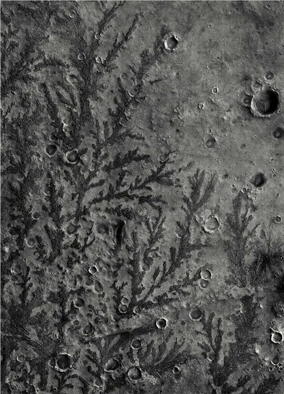 This Is Mars – Some amazing black and white photographs of Mars